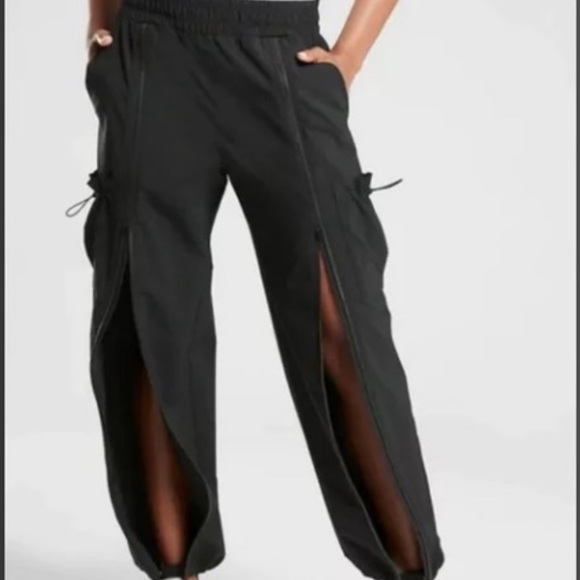 Athleta Pants - ATHLETA STAY FLY PANT SIZE MEDIUM PETITE RELAXED FIT MID RISE THAT HOLDS YOU IN